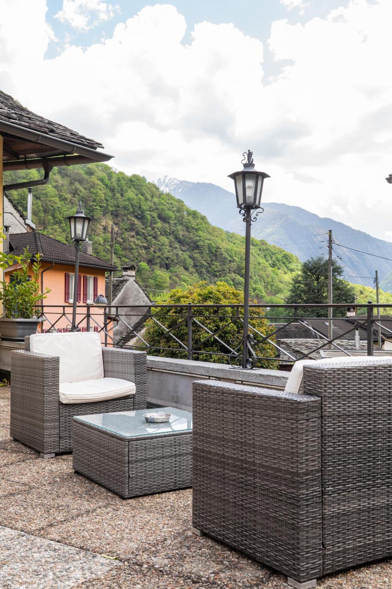 Locanda Poncini Maggia Exteriör bild